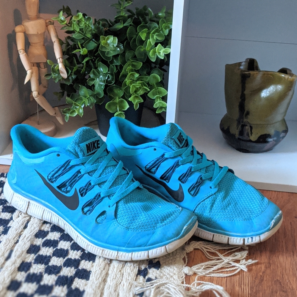 | Nike Free Run Shoes |